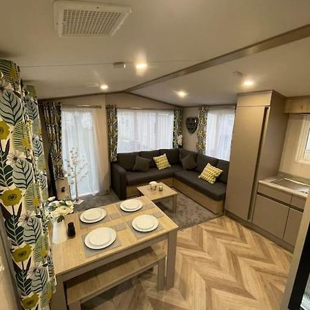 Brand New 6 Berth Holiday Home Селсі Екстер'єр фото